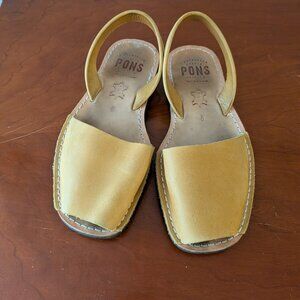 Pons Classic Sandals in Mustard 8